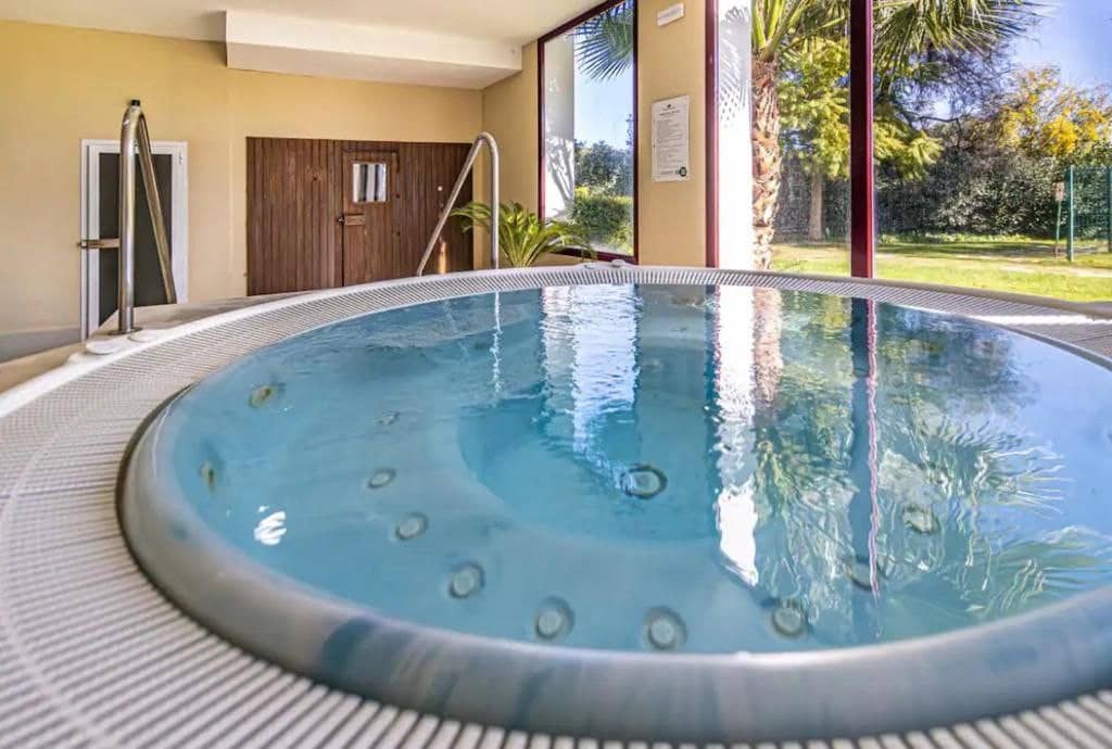 4 soverom Villa til salgs i Benahavis med svømmebasseng garasje - € 679 000 (Ref: 9159339)