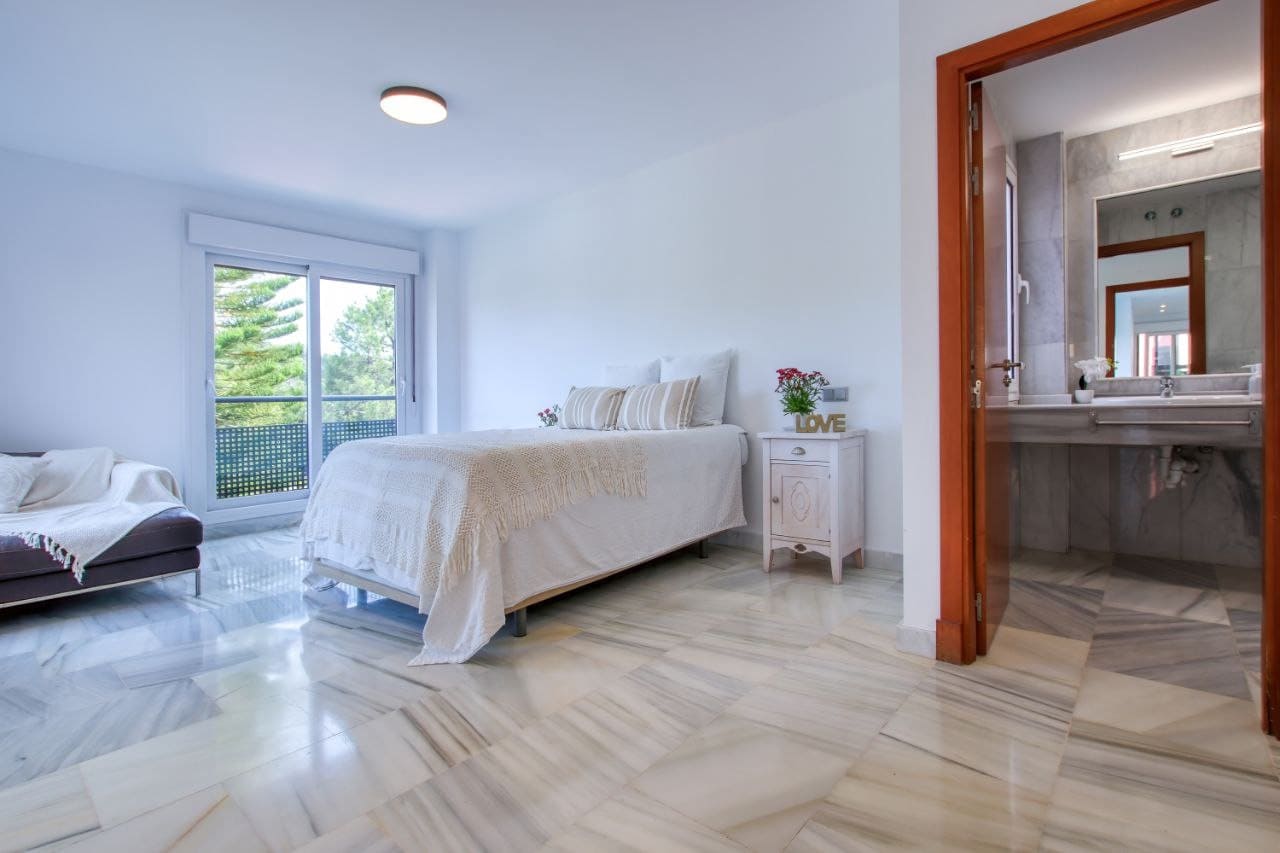 4 soverom Villa til salgs i Benahavis med svømmebasseng garasje - € 679 000 (Ref: 9159339)