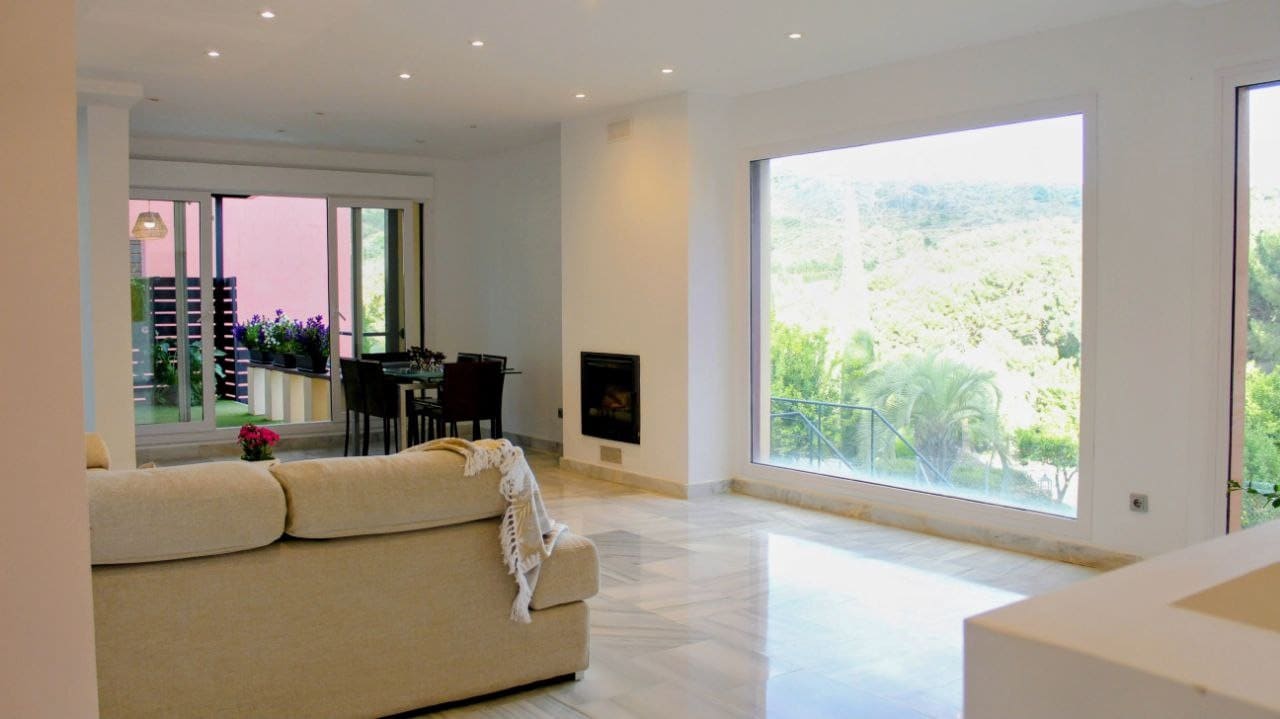 4 soverom Villa til salgs i Benahavis med svømmebasseng garasje - € 679 000 (Ref: 9159339)