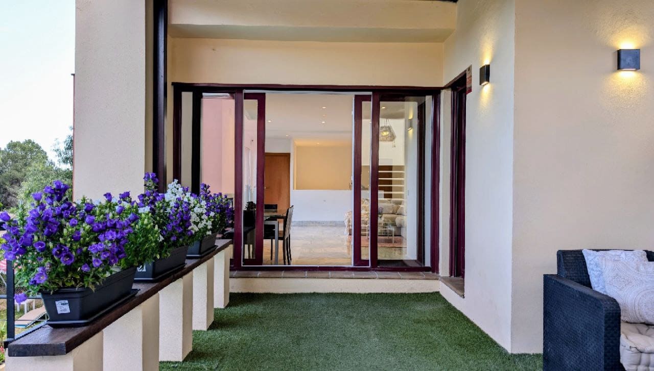 4 soverom Villa til salgs i Benahavis med svømmebasseng garasje - € 679 000 (Ref: 9159339)