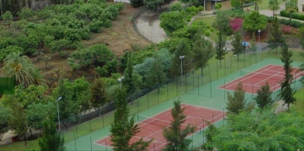 4 soveværelse Villa til salg i Benahavis med swimmingpool garage - € 679.000 (Ref: 9159339)