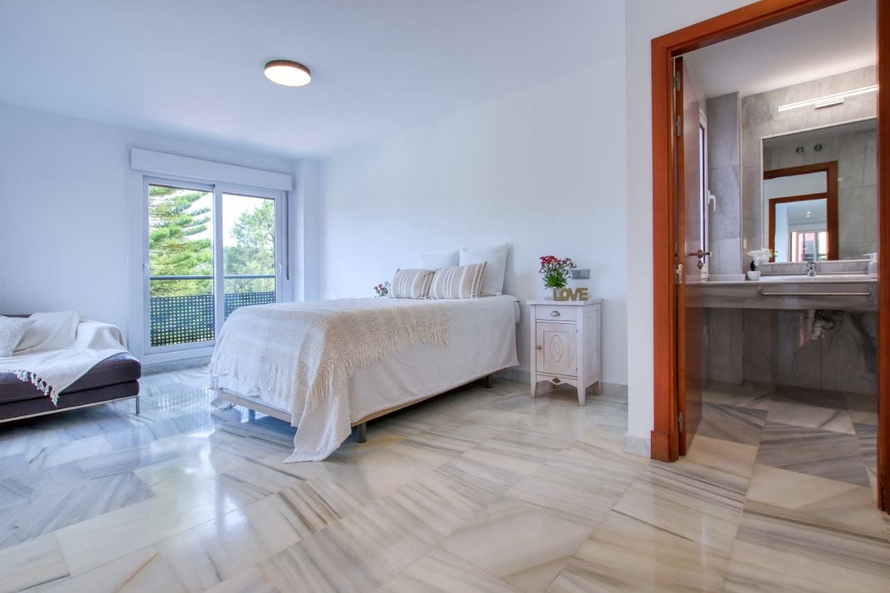 4 soveværelse Villa til salg i Benahavis med swimmingpool garage - € 679.000 (Ref: 9159339)