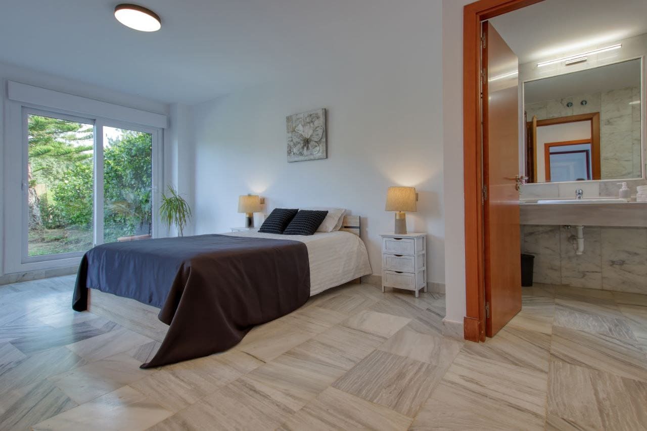 4 soveværelse Villa til salg i Benahavis med swimmingpool garage - € 679.000 (Ref: 9159339)