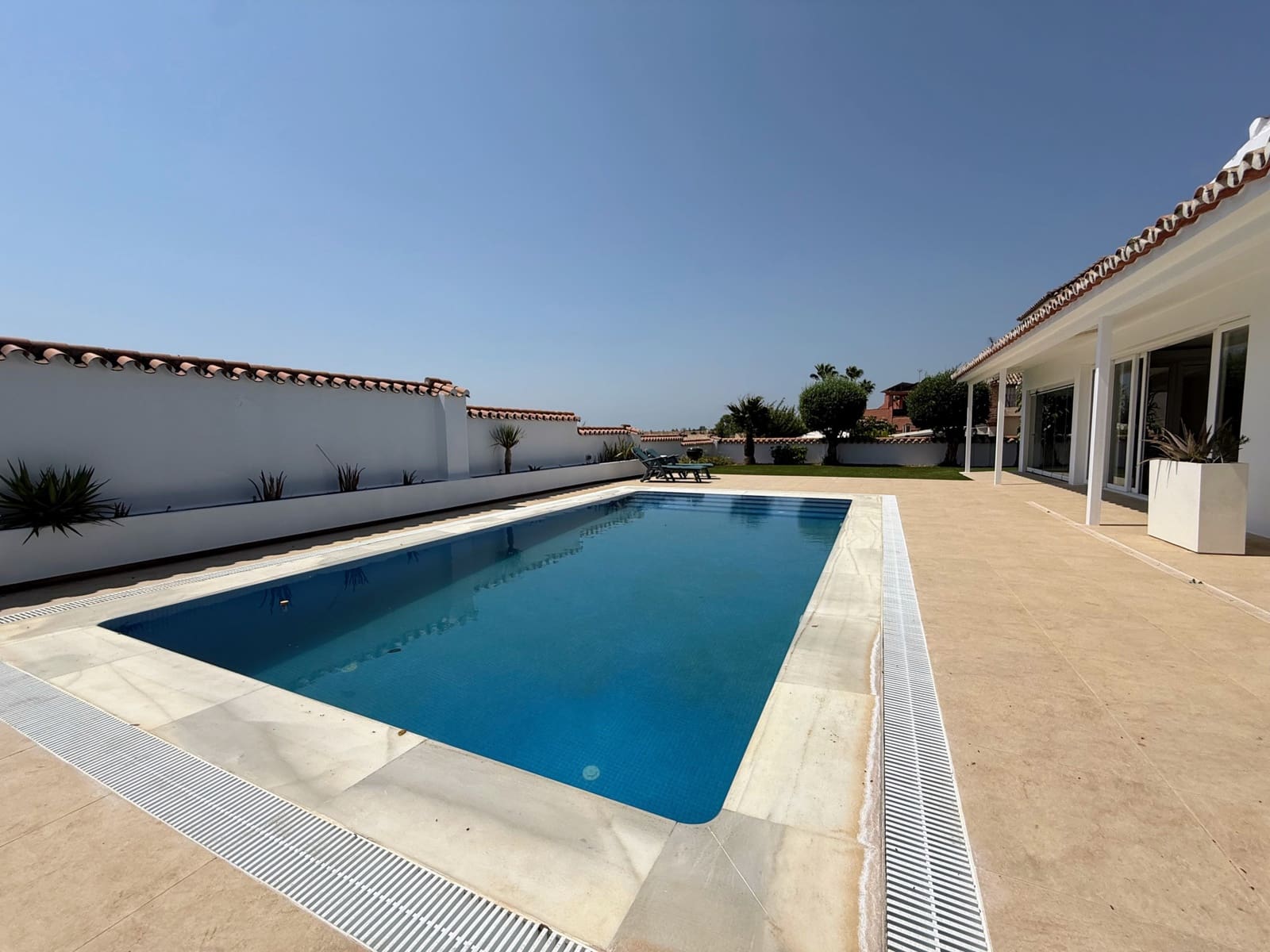 3 soverom Villa til salgs i San Pedro de Alcantara med svømmebasseng garasje - € 1 350 000 (Ref: 9160898)