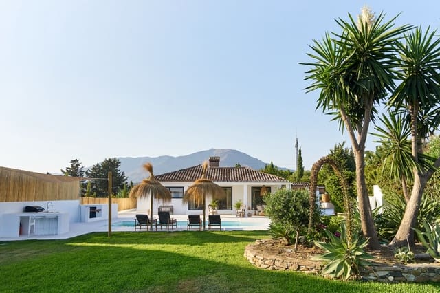 3 soveværelse Villa til salg i Guadalobón, Estepona med swimmingpool garage - € 1.650.000 (Ref: 9176385)