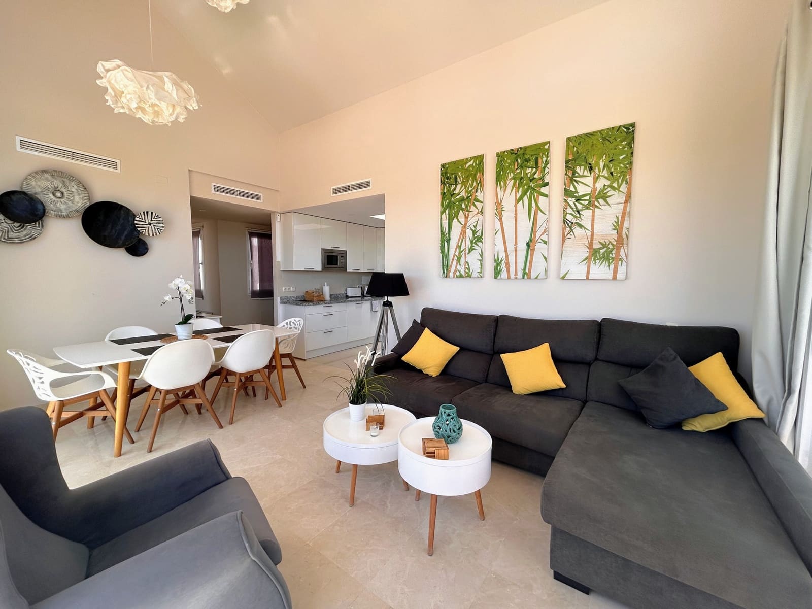 2 sypialnia Penthouse na sprzedaż w Casares z basenem garażem - 610 000 € (Ref: 9204400)