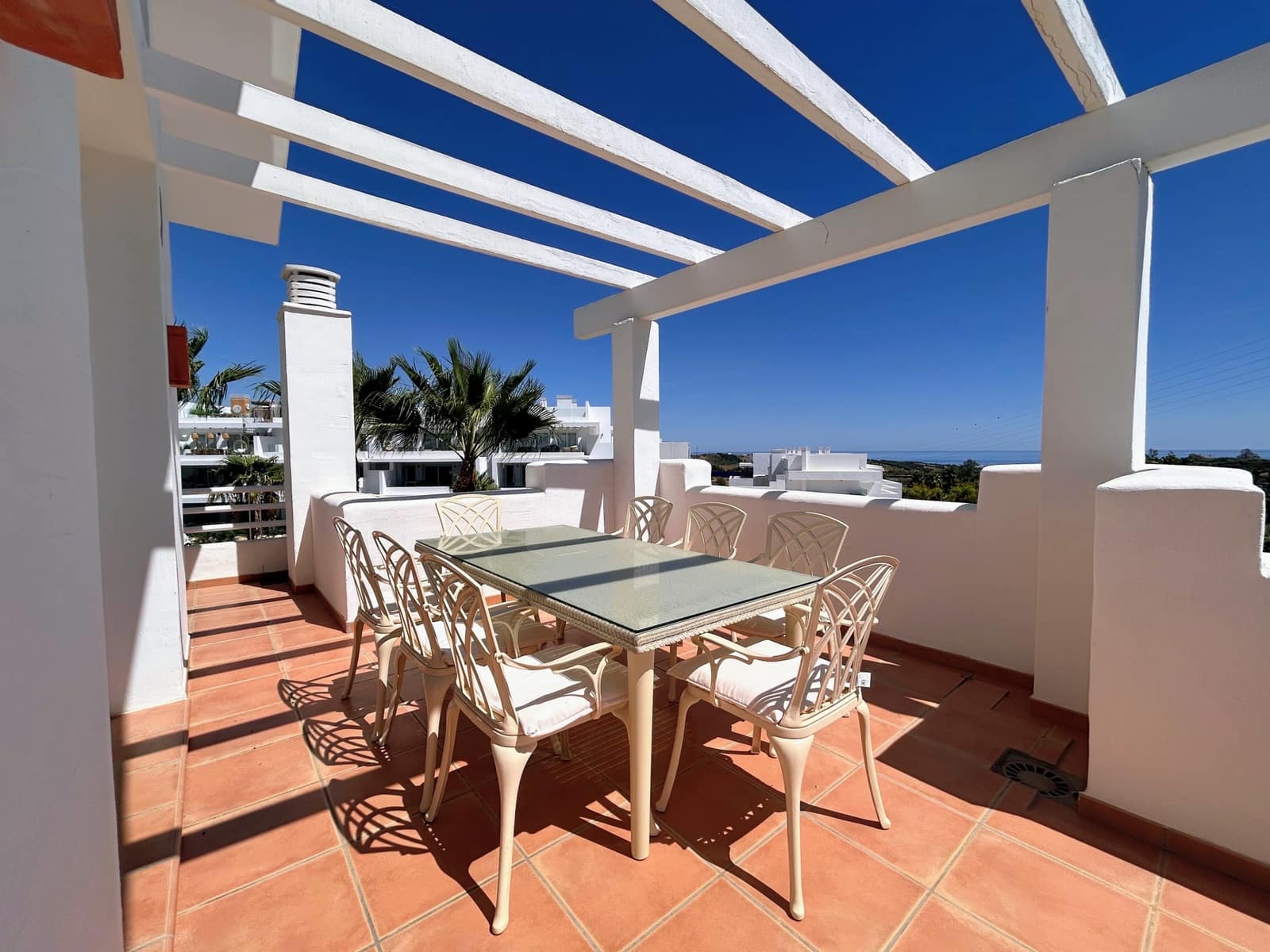 2 sypialnia Penthouse na sprzedaż w Casares z basenem garażem - 610 000 € (Ref: 9204400)