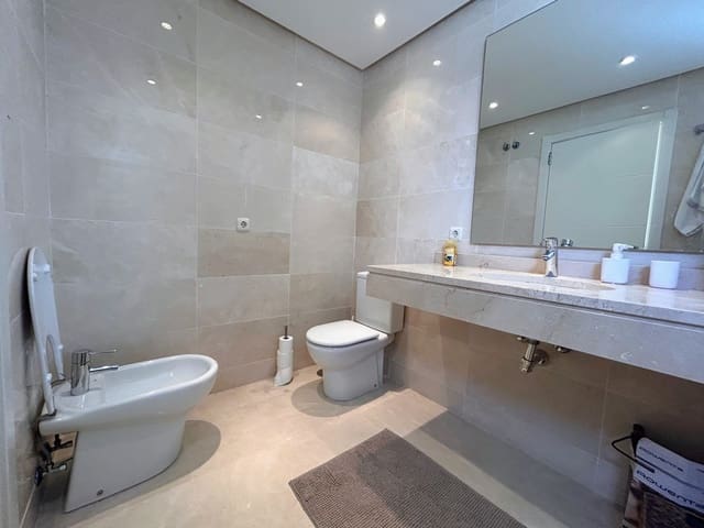 2 slaapkamer Penthouse te koop in Casares Pueblo, Casares met zwembad garage - € 610.000 (Ref: 9204400)