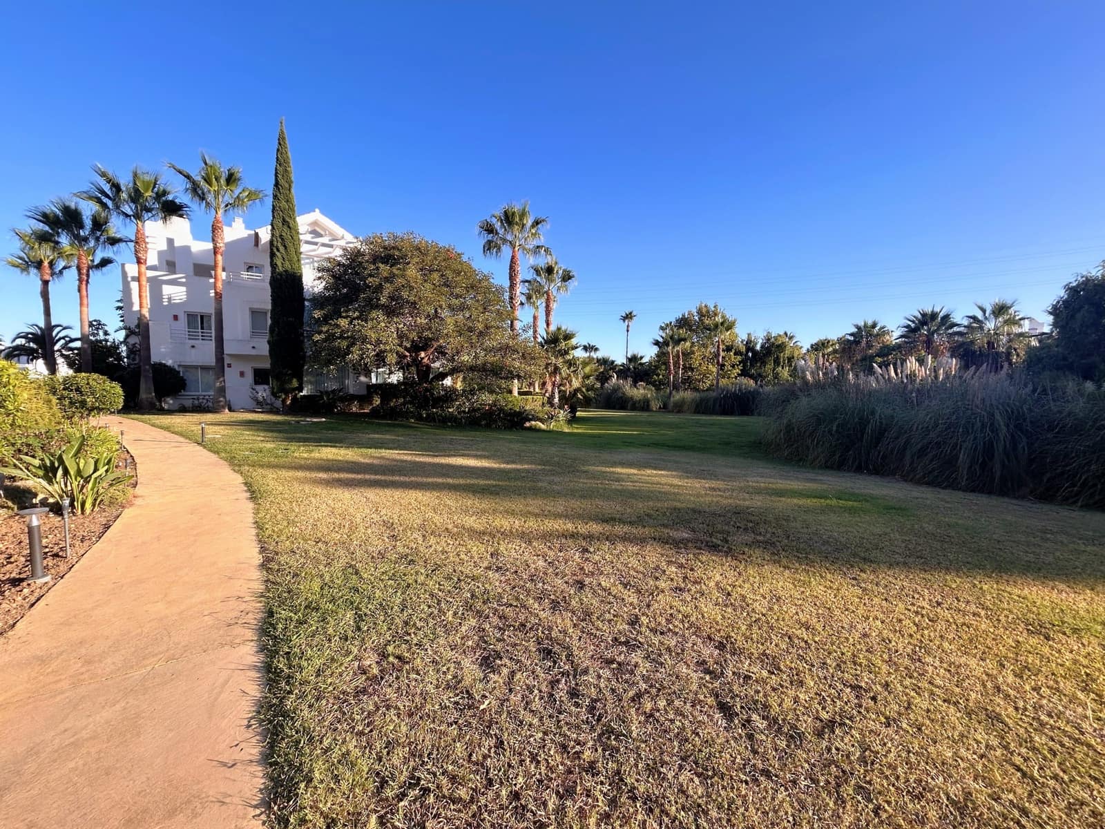 2 sypialnia Penthouse na sprzedaż w Casares z basenem garażem - 610 000 € (Ref: 9204400)