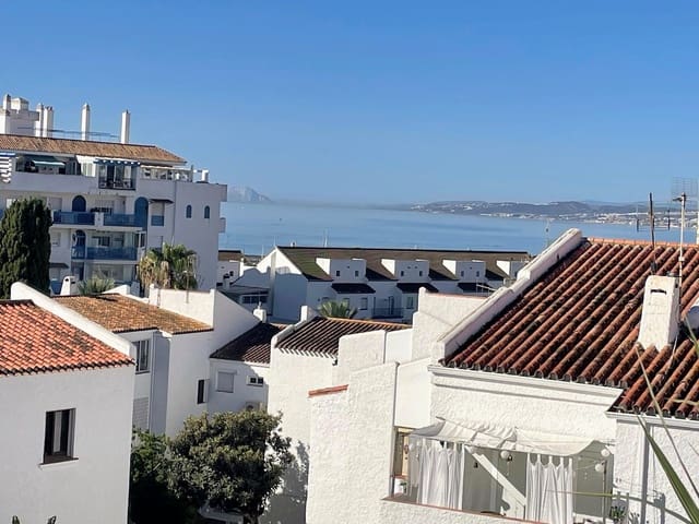 3 chambre Appartement à vendre à Puerto de Estepona, Estepona - 325 000 € (Ref: 9214930)