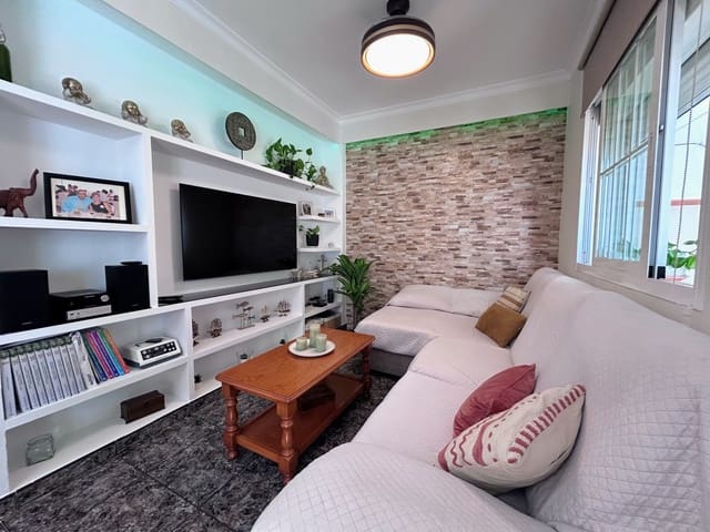 3 chambre Appartement à vendre à Puerto de Estepona, Estepona - 325 000 € (Ref: 9214930)