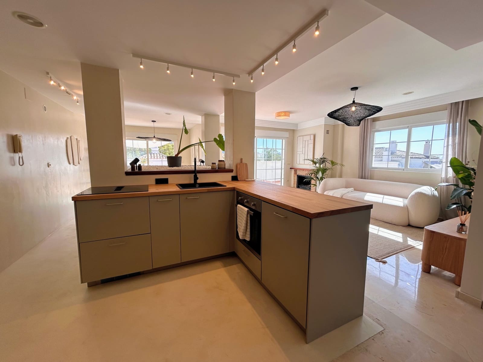 3 soveværelse Penthouse til salg i Marbella med swimmingpool garage - € 750.000 (Ref: 9214931)