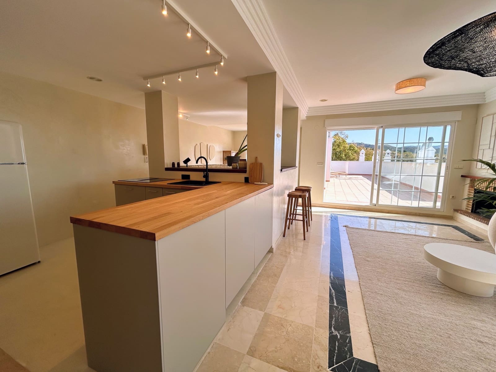 3 soveværelse Penthouse til salg i Marbella med swimmingpool garage - € 750.000 (Ref: 9214931)