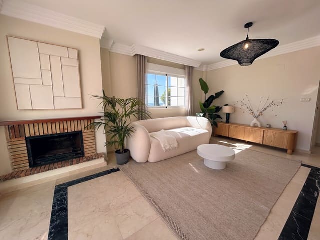 3 soveværelse Penthouse til salg i Río Real, Marbella med swimmingpool garage - € 750.000 (Ref: 9214931)