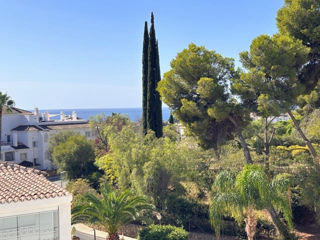 3 soveværelse Penthouse til salg i Río Real, Marbella med swimmingpool garage - € 750.000 (Ref: 9214931)
