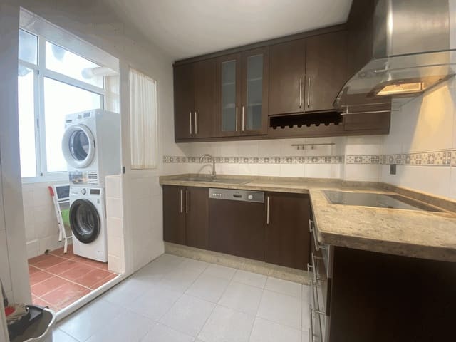 Apartamento de 3 habitaciones en Centro, Estepona en alquiler - 1.500 € (Ref: 9214932)