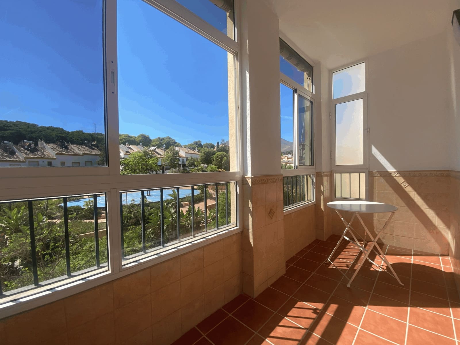 3 sypialnia Apartament do wynajęcia w Estepona - 1 500 € (Ref: 9214932)