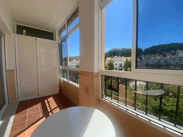 Apartamento de 3 habitaciones en Centro, Estepona en alquiler - 1.500 € (Ref: 9214932)