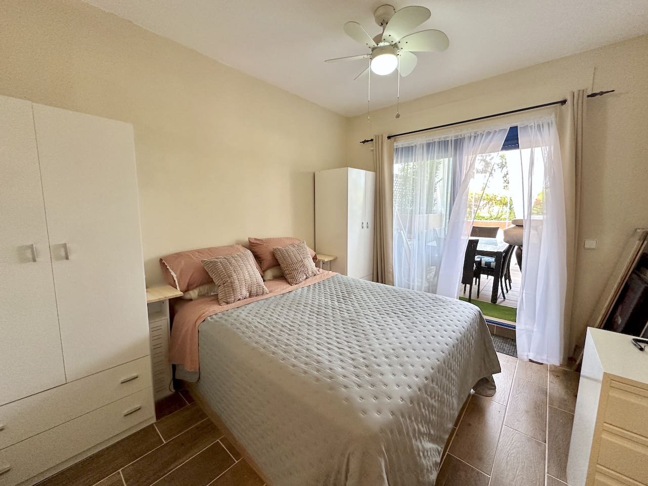 2 bedroom Apartment for sale in Manilva with pool garage - € 369,000 (Ref: 9219852)