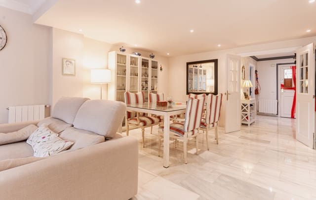 3 bedroom Townhouse for sale in La Merced, Marbella with pool garage - € 670,000 (Ref: 9226427)