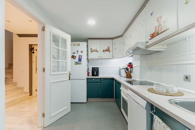 3 bedroom Townhouse for sale in La Merced, Marbella with pool garage - € 670,000 (Ref: 9226427)