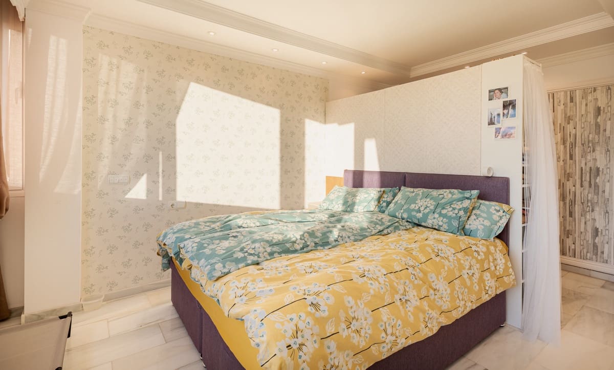 3 sypialnia Dom na sprzedaż w Marbella z basenem garażem - 670 000 € (Ref: 9226427)