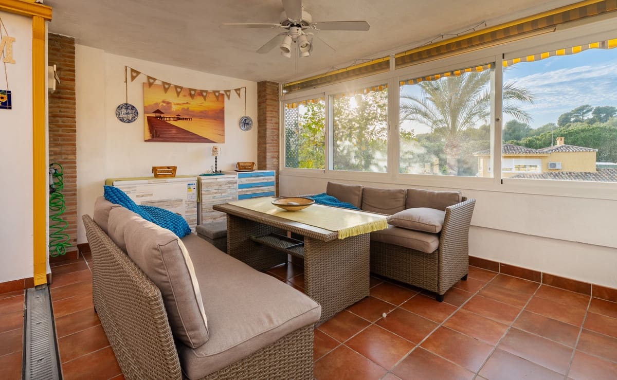 3 sypialnia Dom na sprzedaż w Marbella z basenem garażem - 670 000 € (Ref: 9226427)