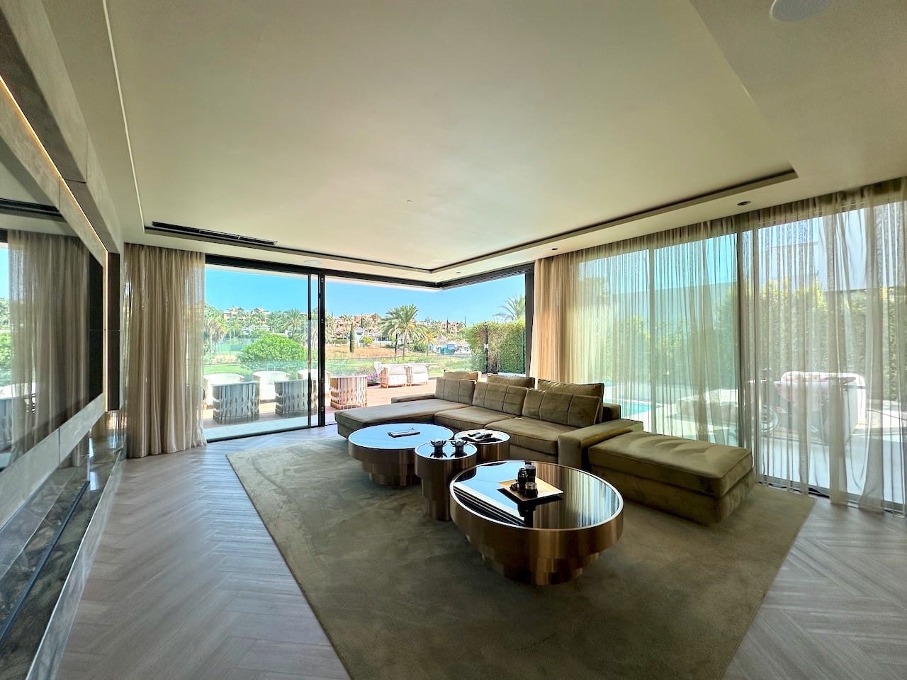 4 quarto Moradia para venda em Estepona com piscina garagem - 2 100 000 € (Ref: 9246550)