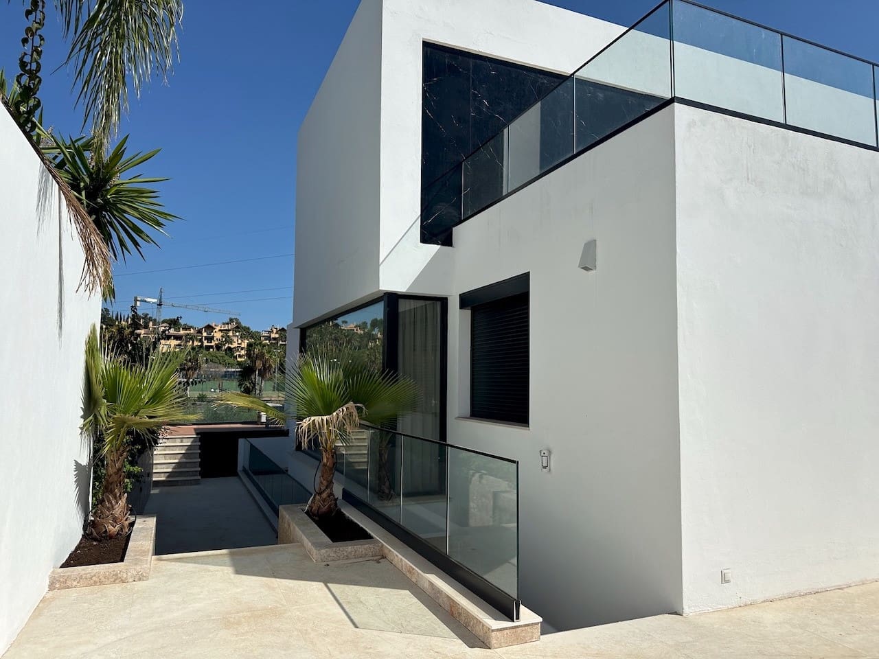 4 quarto Moradia para venda em Estepona com piscina garagem - 2 100 000 € (Ref: 9246550)