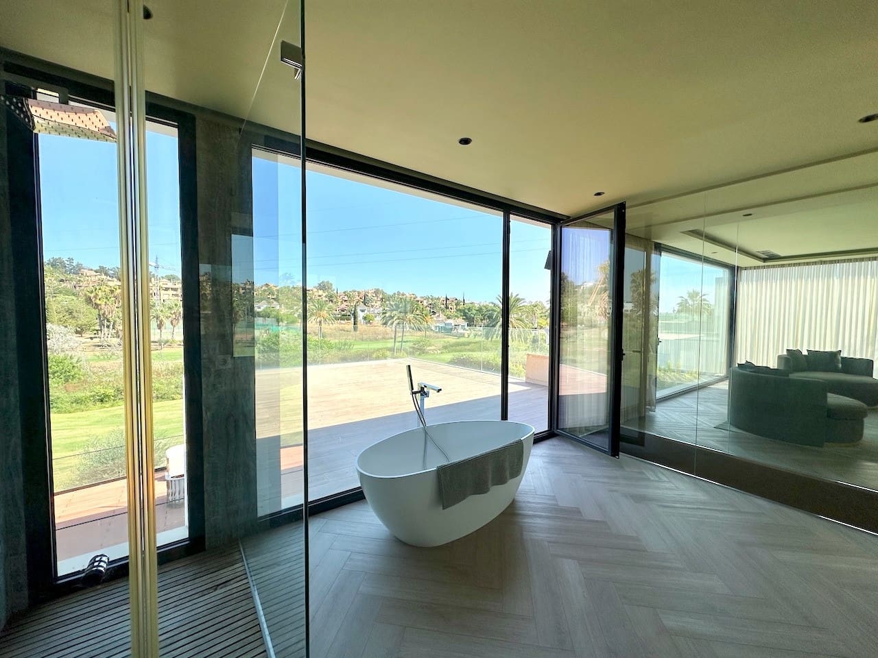 4 quarto Moradia para venda em Estepona com piscina garagem - 2 100 000 € (Ref: 9246550)