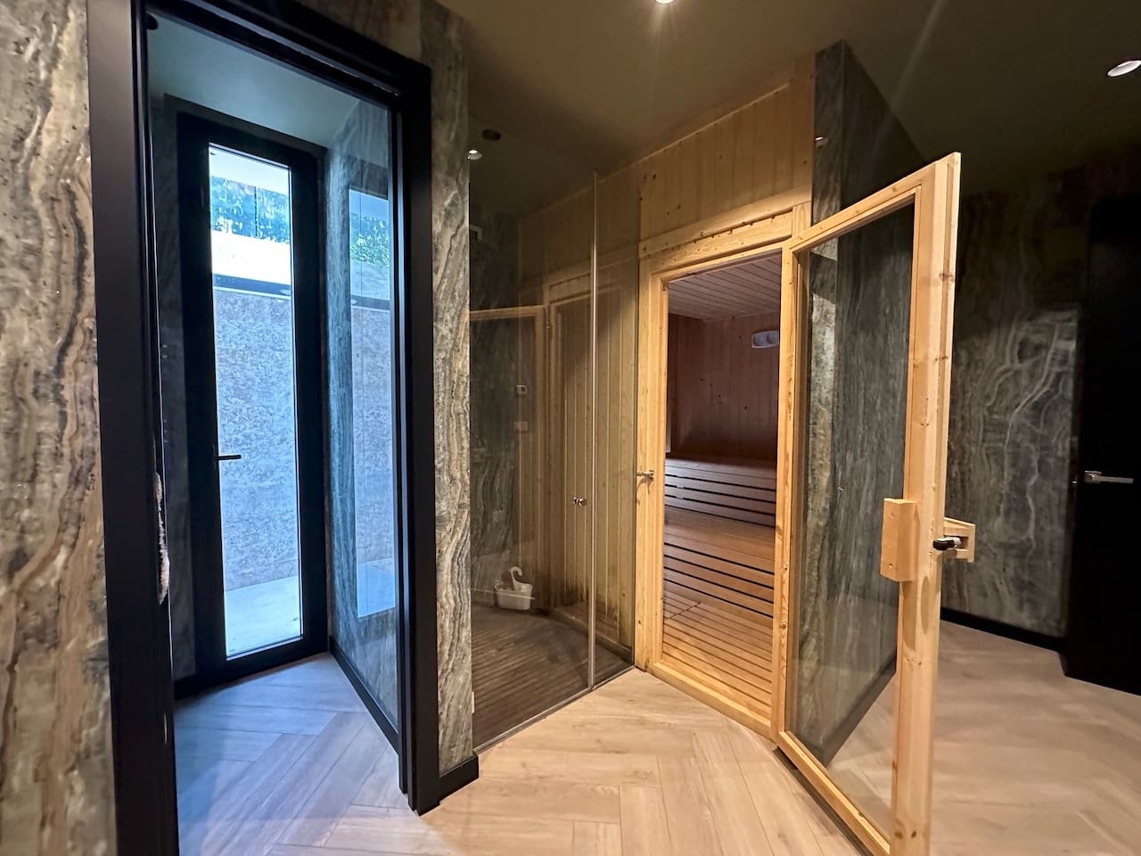 4 quarto Moradia para venda em Estepona com piscina garagem - 2 100 000 € (Ref: 9246550)