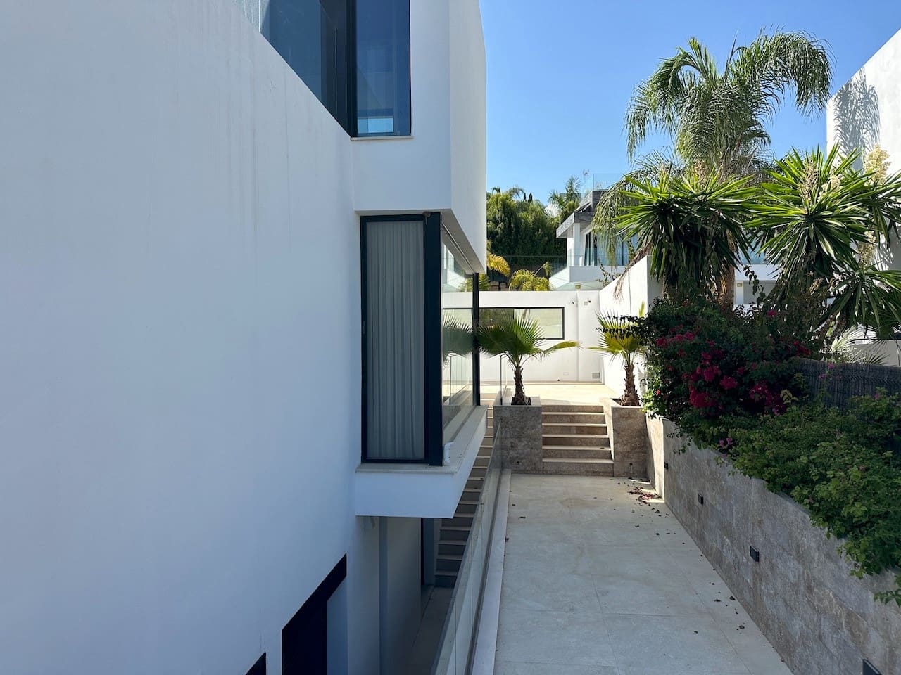 4 quarto Moradia para venda em Estepona com piscina garagem - 2 100 000 € (Ref: 9246550)