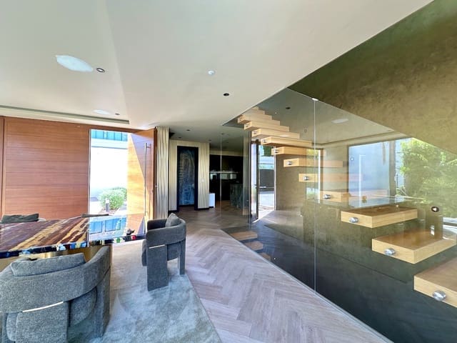 4 sypialnia Willa na sprzedaż w Nueva Atalaya, Estepona z basenem garażem - 2 100 000 € (Ref: 9246550)