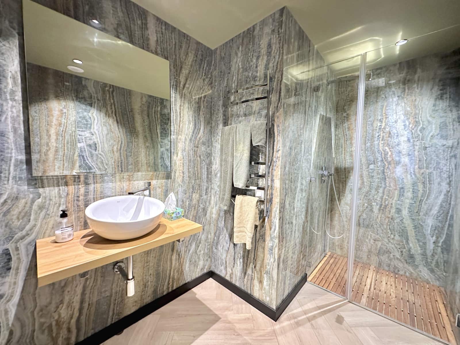 4 bedroom Villa for sale in Estepona with pool garage - € 1,999,999 (Ref: 9246550)