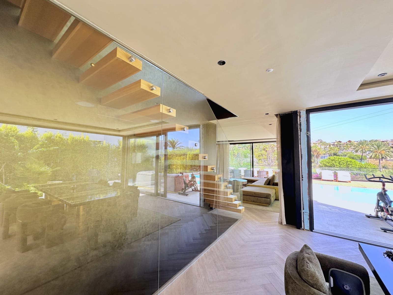 4 bedroom Villa for sale in Estepona with pool garage - € 1,999,999 (Ref: 9246550)