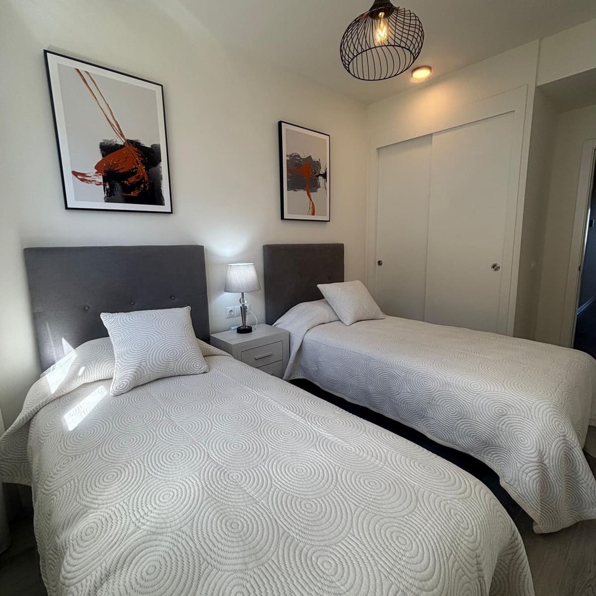 3 slaapkamer Appartement te huur in Estepona met zwembad garage - € 2.300 (Ref: 9251978)