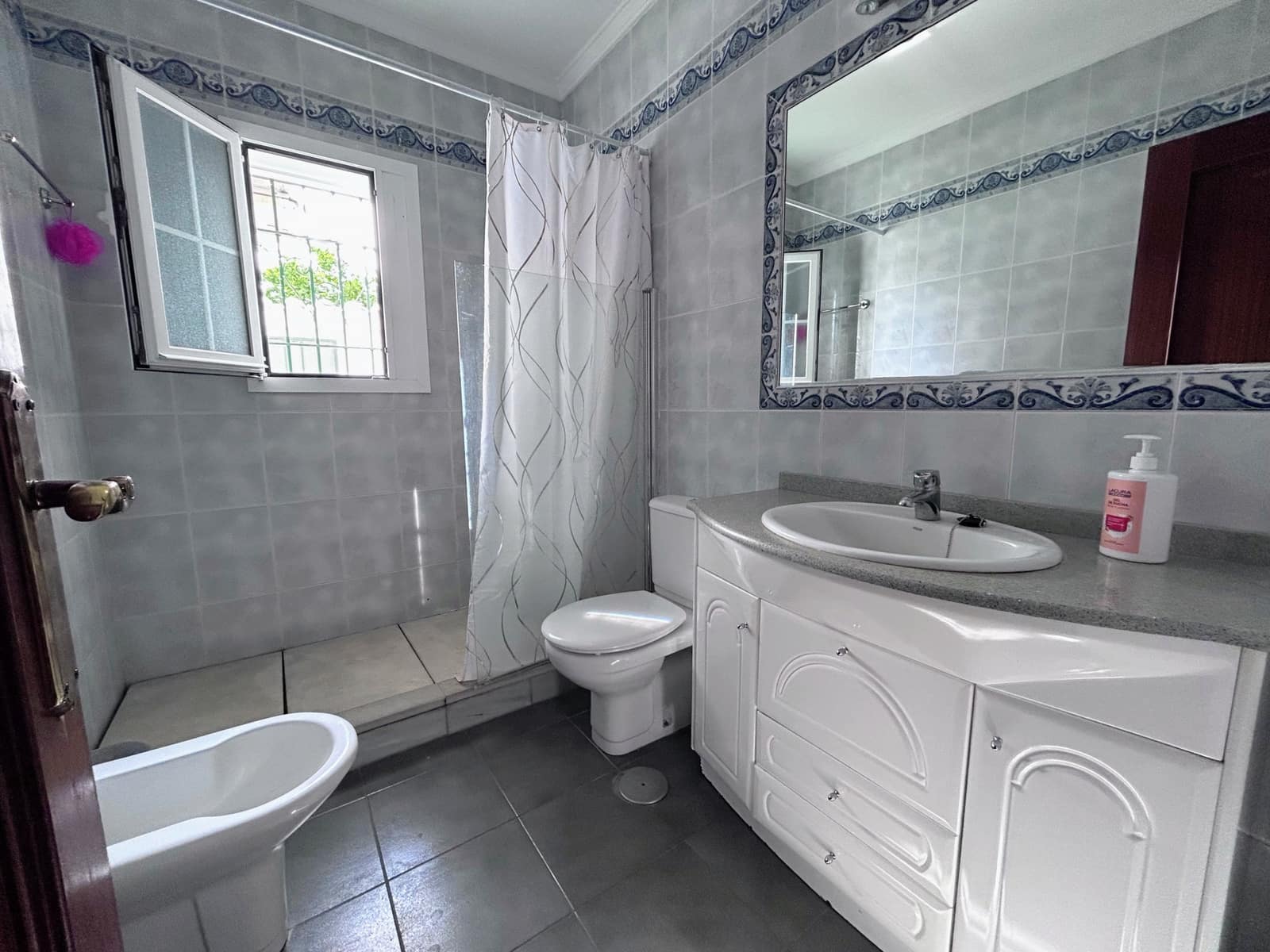 3 slaapkamer Villa te koop in San Pedro de Alcantara met garage - € 995.000 (Ref: 9254878)