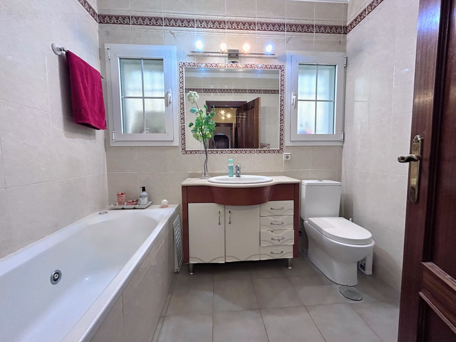 3 slaapkamer Villa te koop in San Pedro de Alcantara met garage - € 995.000 (Ref: 9254878)