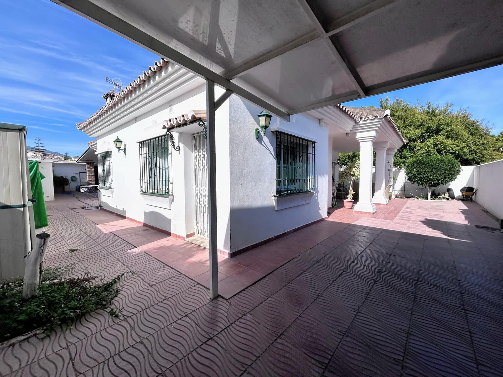 3 slaapkamer Villa te koop in San Pedro de Alcantara met garage - € 995.000 (Ref: 9254878)