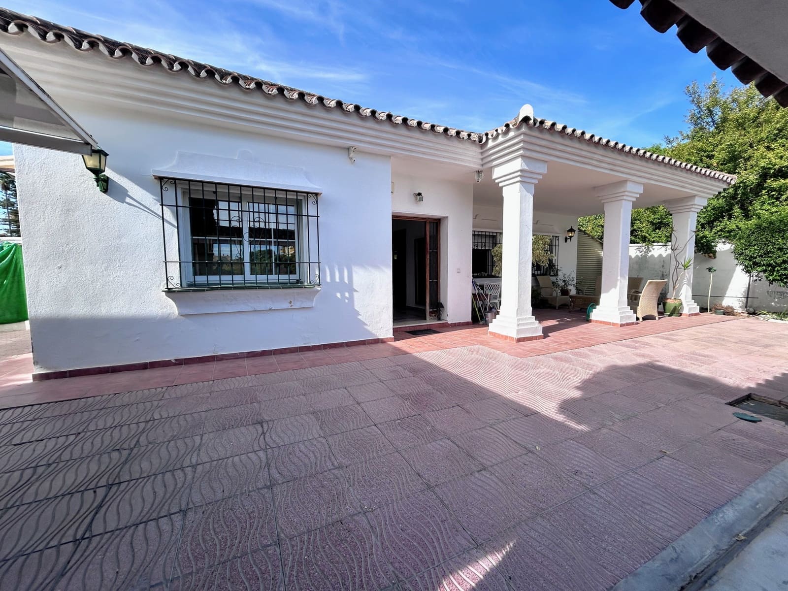 3 slaapkamer Villa te koop in San Pedro de Alcantara met garage - € 995.000 (Ref: 9254878)