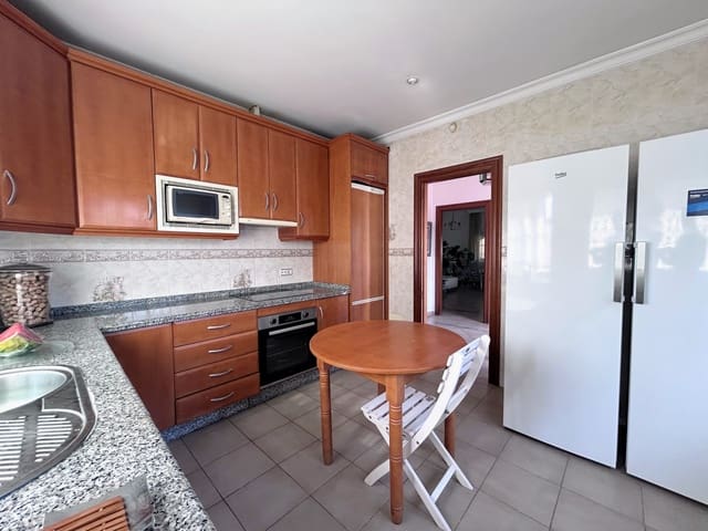 3 sypialnia Willa na sprzedaż w San Pedro de Alcántara Pueblo, Marbella z garażem - 995 000 € (Ref: 9254878)