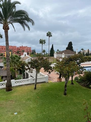 3 quarto Casa em Banda para arrendar em Sotoserena, Estepona com piscina garagem - 2 300 € (Ref: 9269311)