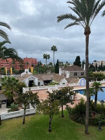 3 quarto Casa em Banda para arrendar em Sotoserena, Estepona com piscina garagem - 2 300 € (Ref: 9269311)