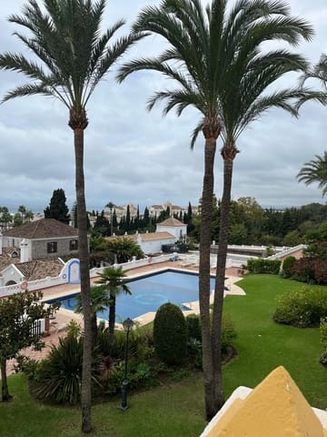 3 quarto Casa em Banda para arrendar em Sotoserena, Estepona com piscina garagem - 2 300 € (Ref: 9269311)