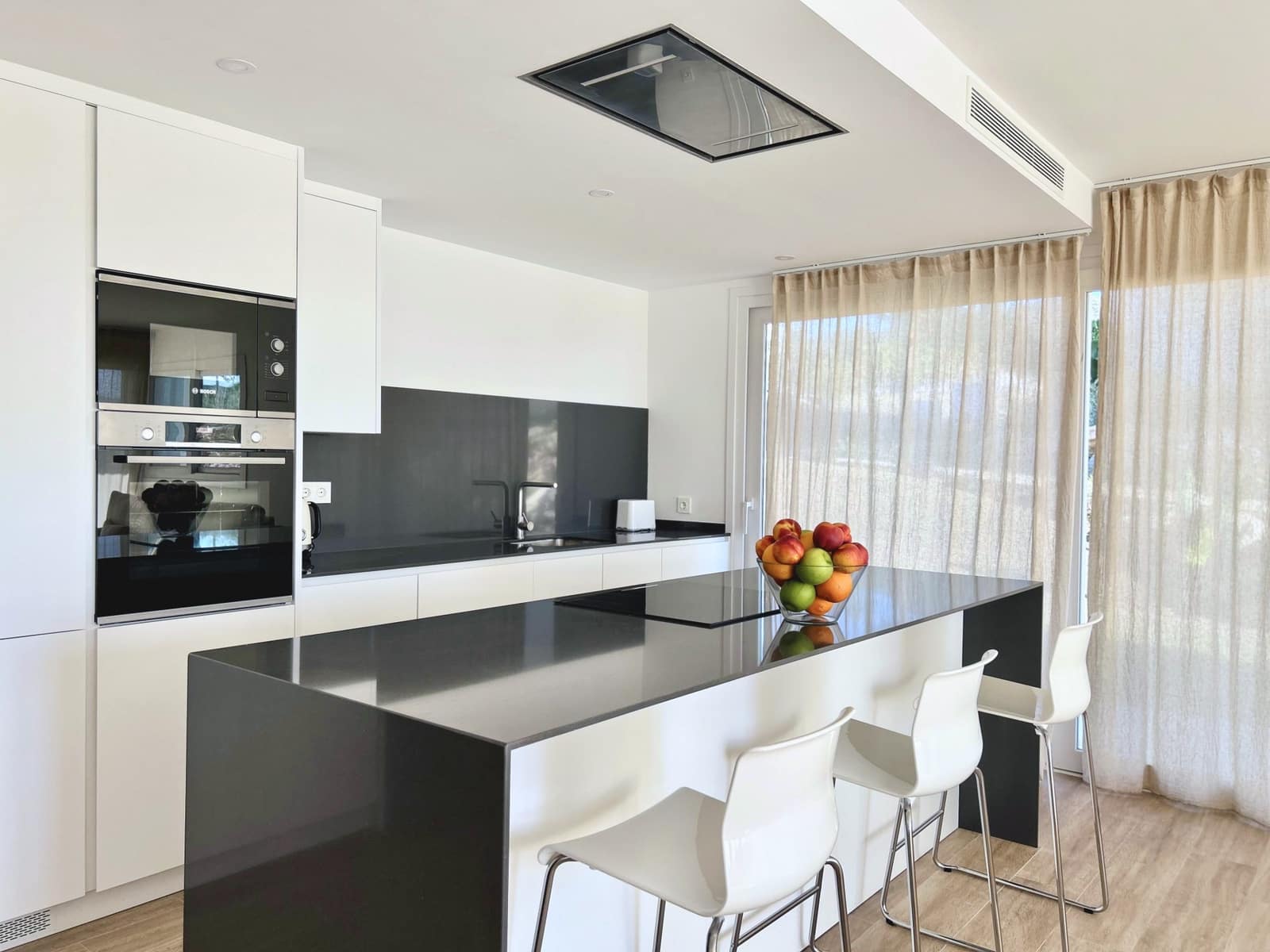 3 sypialnia Apartament do wynajęcia w Casares z basenem garażem - 2 800 € (Ref: 9276062)