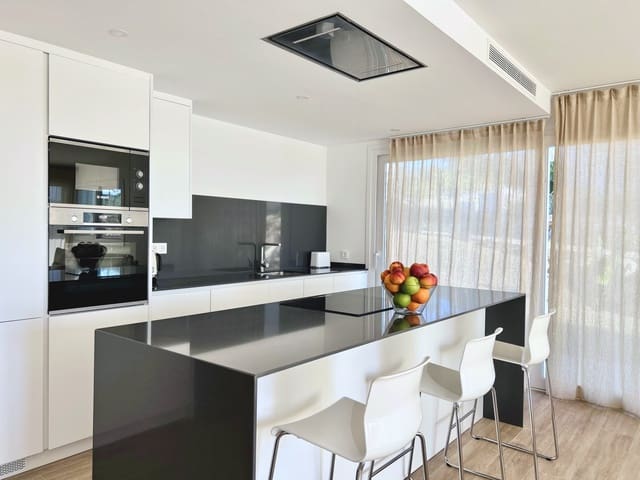 Appartement de 3 chambres à louer à Casares Pueblo, Casares avec piscine garage - 2 800 € (Ref: 9276062)