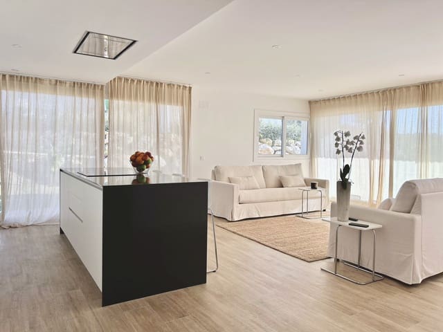 Appartement de 3 chambres à louer à Casares Pueblo, Casares avec piscine garage - 2 800 € (Ref: 9276062)