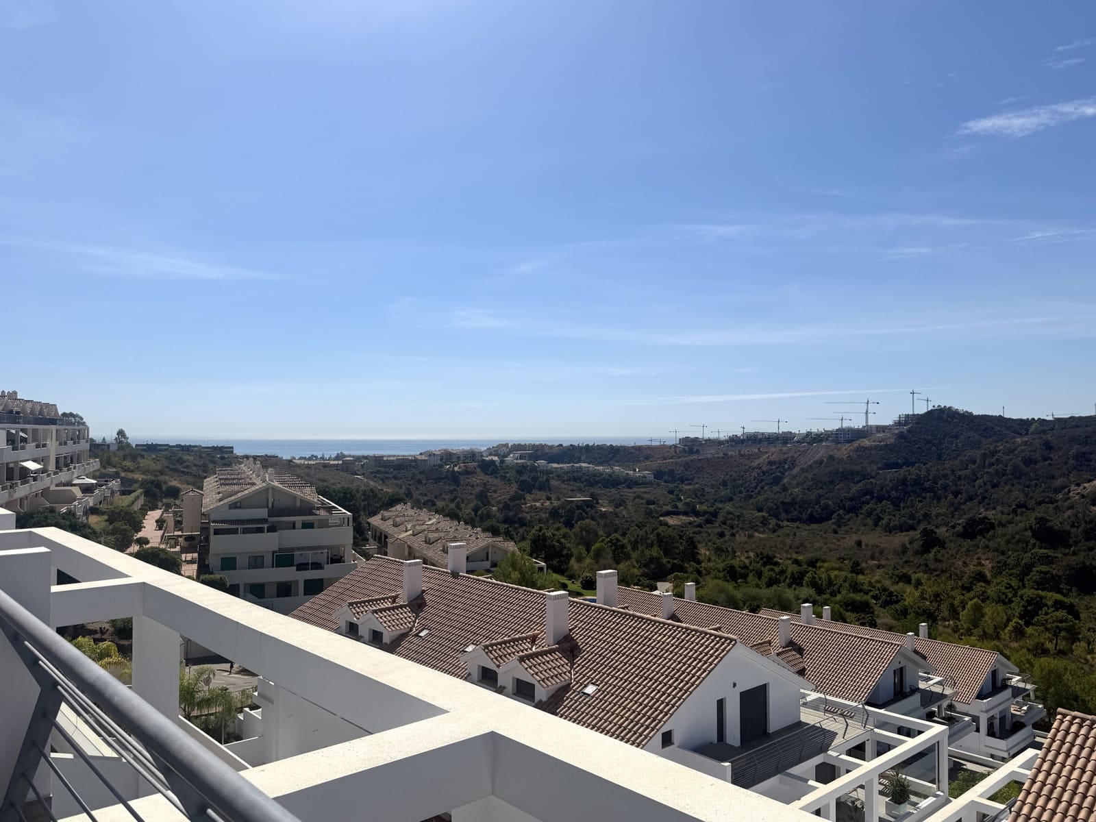 2 soverom Penthouse til leie i Estepona med svømmebasseng garasje - € 2 000 (Ref: 9291246)