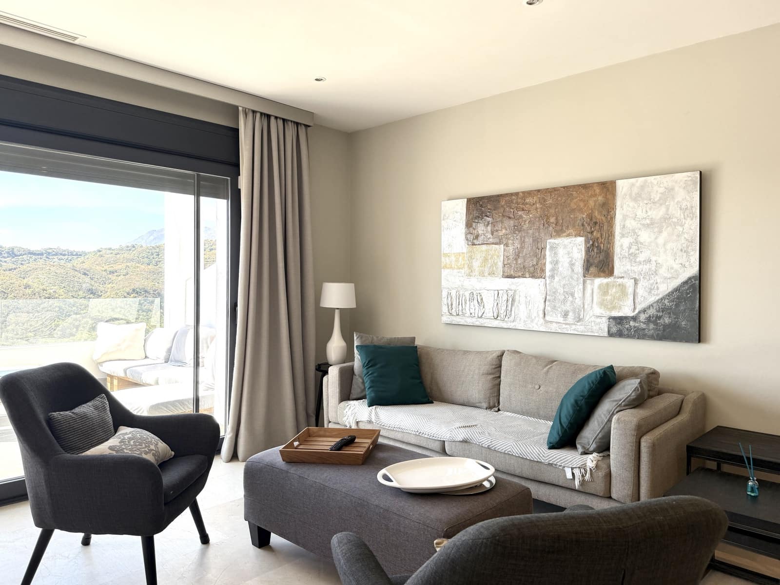 2 soverom Penthouse til leie i Estepona med svømmebasseng garasje - € 2 000 (Ref: 9291246)