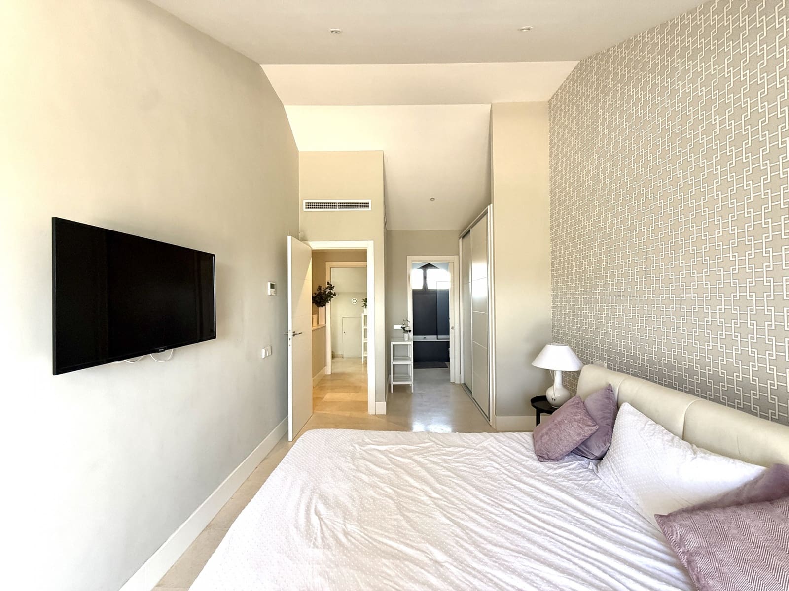 2 soverom Penthouse til leie i Estepona med svømmebasseng garasje - € 2 000 (Ref: 9291246)